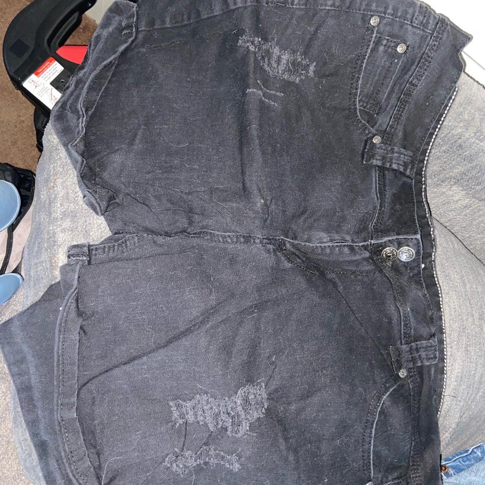 Women’s black distressed jean shorts